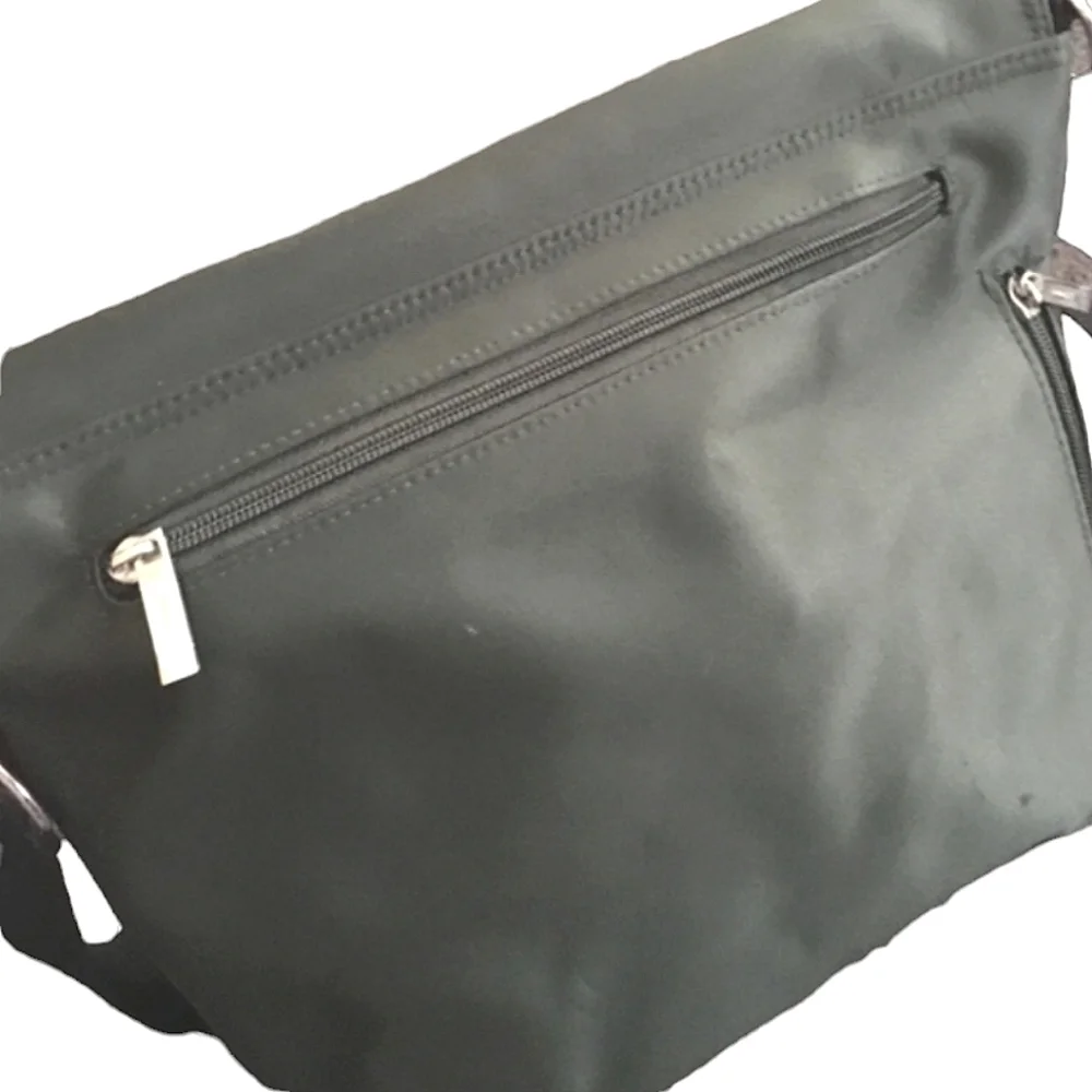 Esprit sleek crossbody